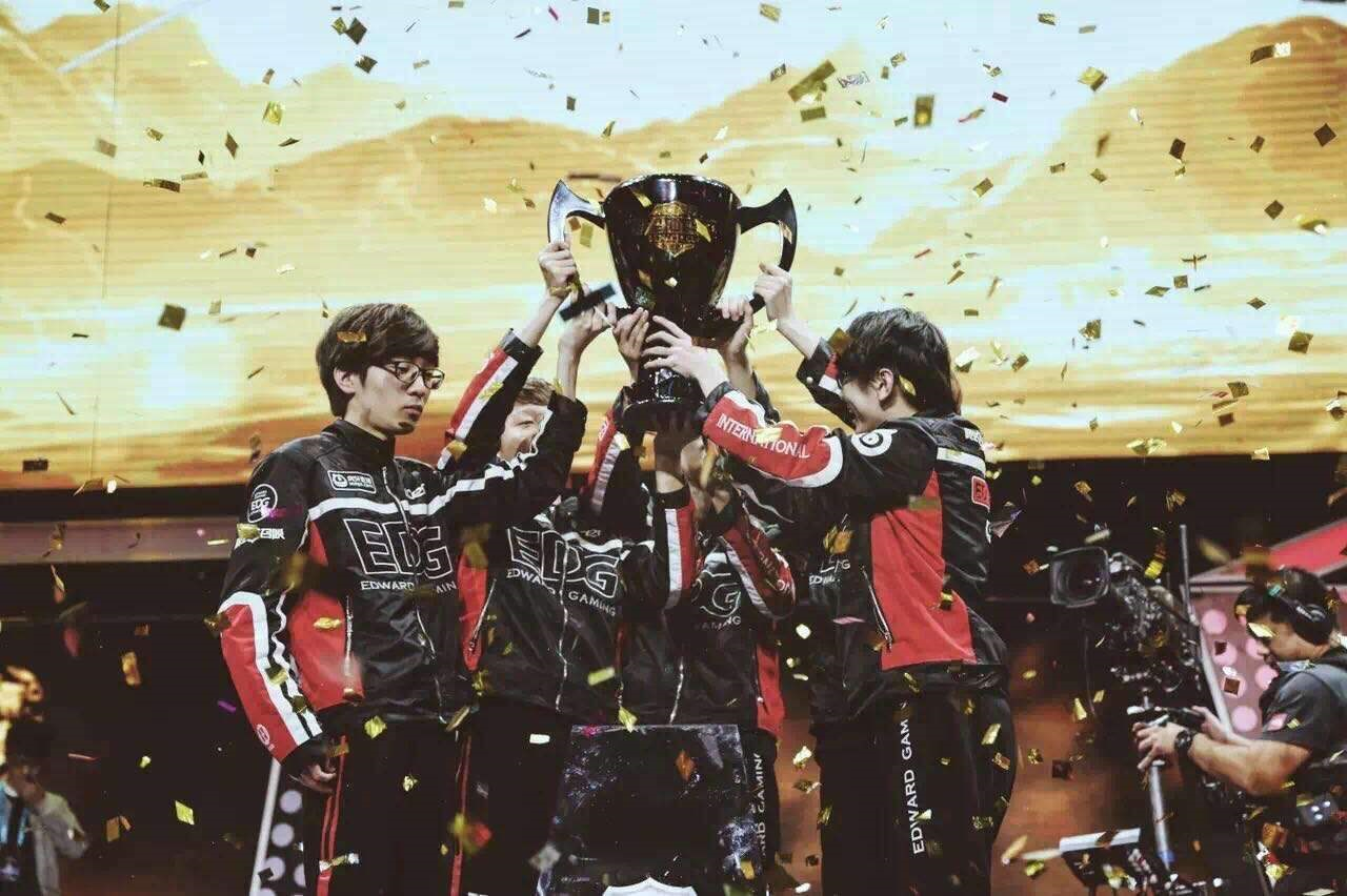 开云体育中国-TL力克FNC，ShowMaker关键团战开团秒人峡谷大战半决赛，点燃全场激情