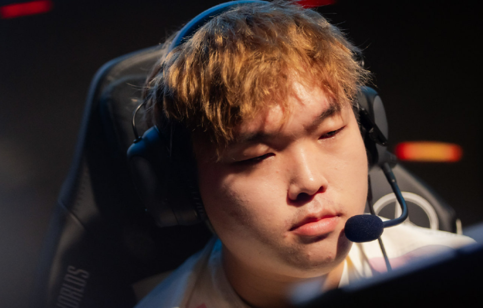 TL力克FNC,ShowMaker关键团战开团秒人峡谷大战半决赛,点燃全场激情 TL力克FNC,ShowMaker关键团战开团秒人峡谷大战半决赛,点燃全场激情