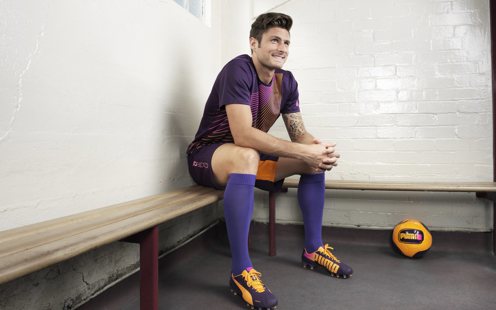 内马尔,那个在诺坎普月光下跳舞的精灵,是足球赠予时代最奢侈的礼物