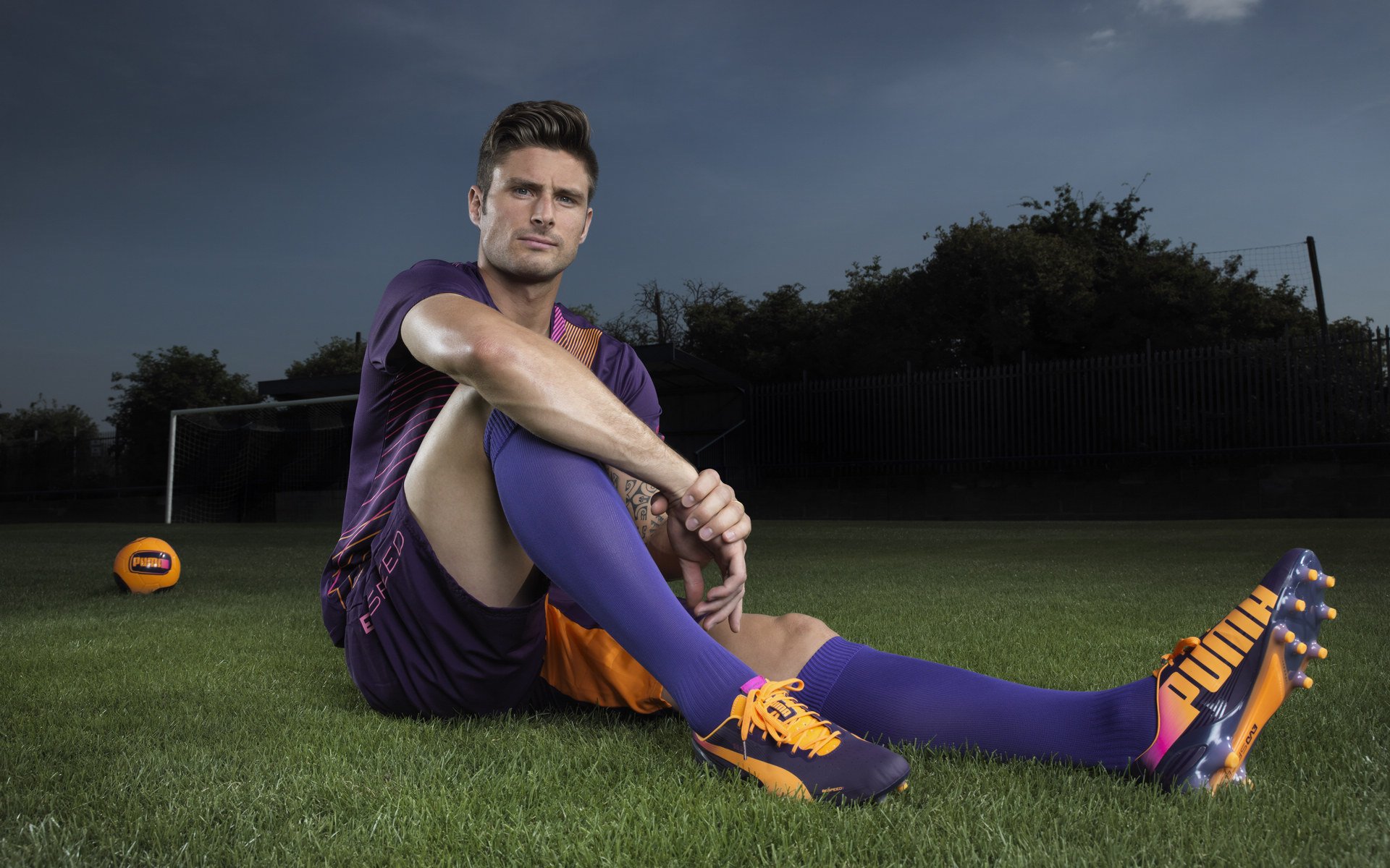 开云体育APP下载-中流阿柱，阿坎吉的百场里程碑，一部现代后卫启示录